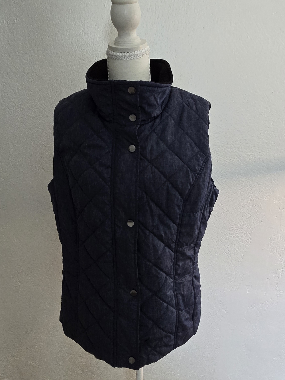 Coldwater Creek Quilted Sleeveless Vest in Dark Navy